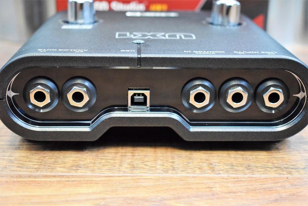 Line 6 POD Studio UX1 2 Channel Guitar Vocal USB Audio Recording Interface