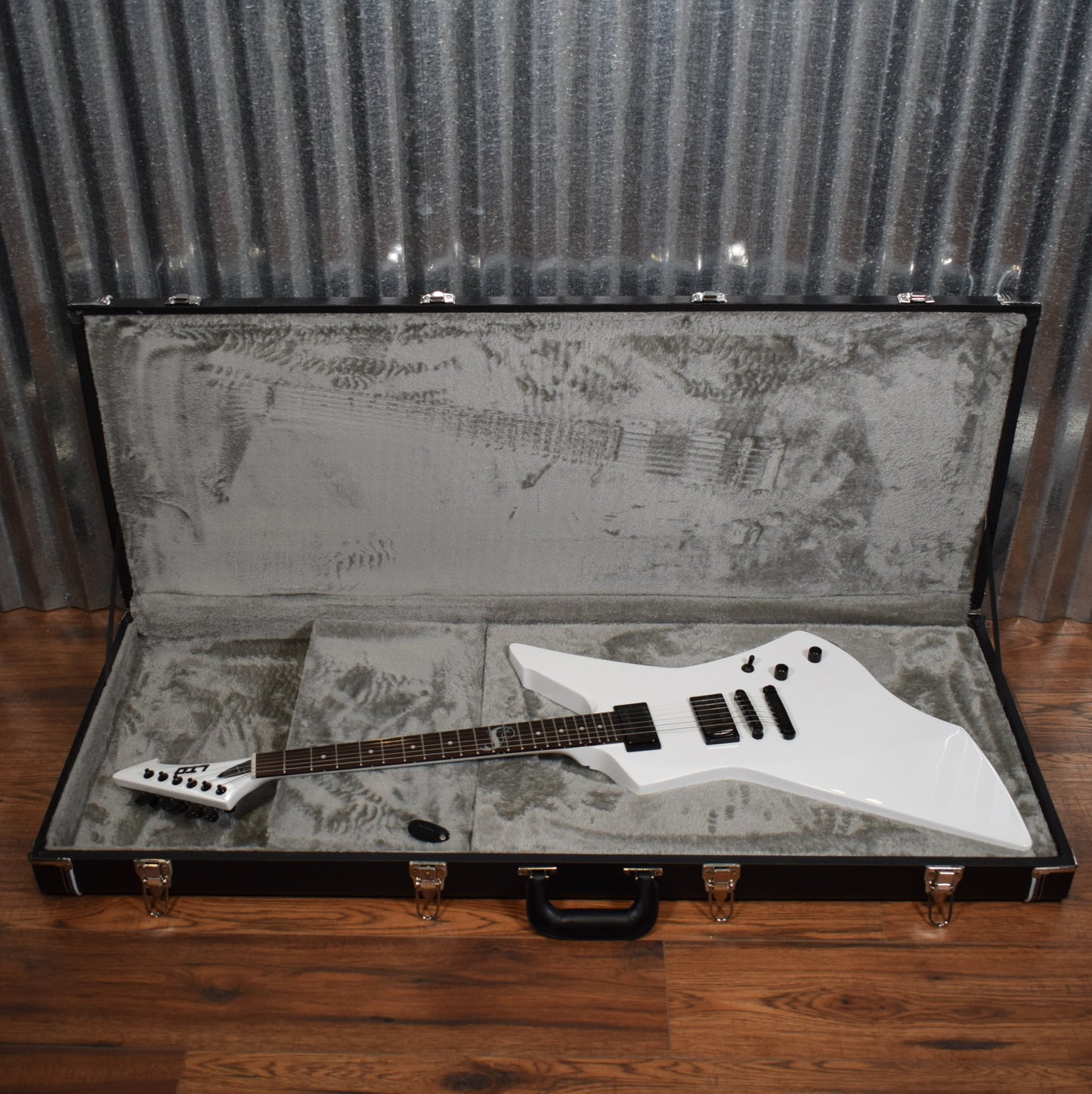 ESP LTD James Hetfield Snakebyte Snow White Guitar & Case LSNAKEBYTESW #0595 Used
