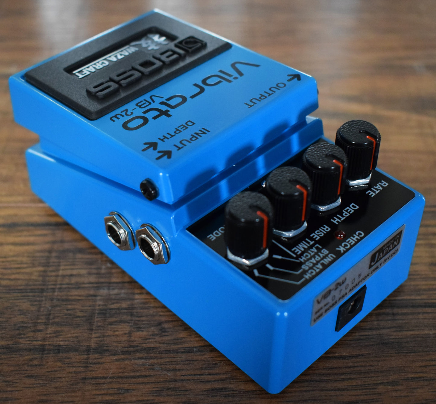 Boss VB-2W Waza Craft Vibrato Guitar Effect Pedal