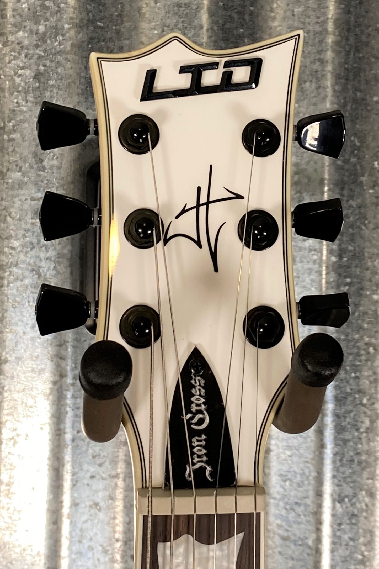 ESP LTD Iron Cross James Hetfield Snow White Guitar & Case LIRONCROSSSW #0388 Used