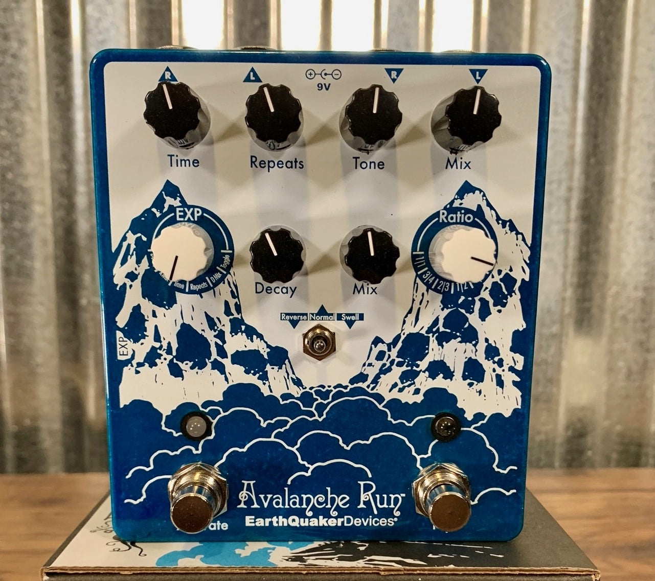 Earthquaker Devices EQD Avalanche Run Stereo Delay & Reverb V2 Guitar Effect Pedal Demo