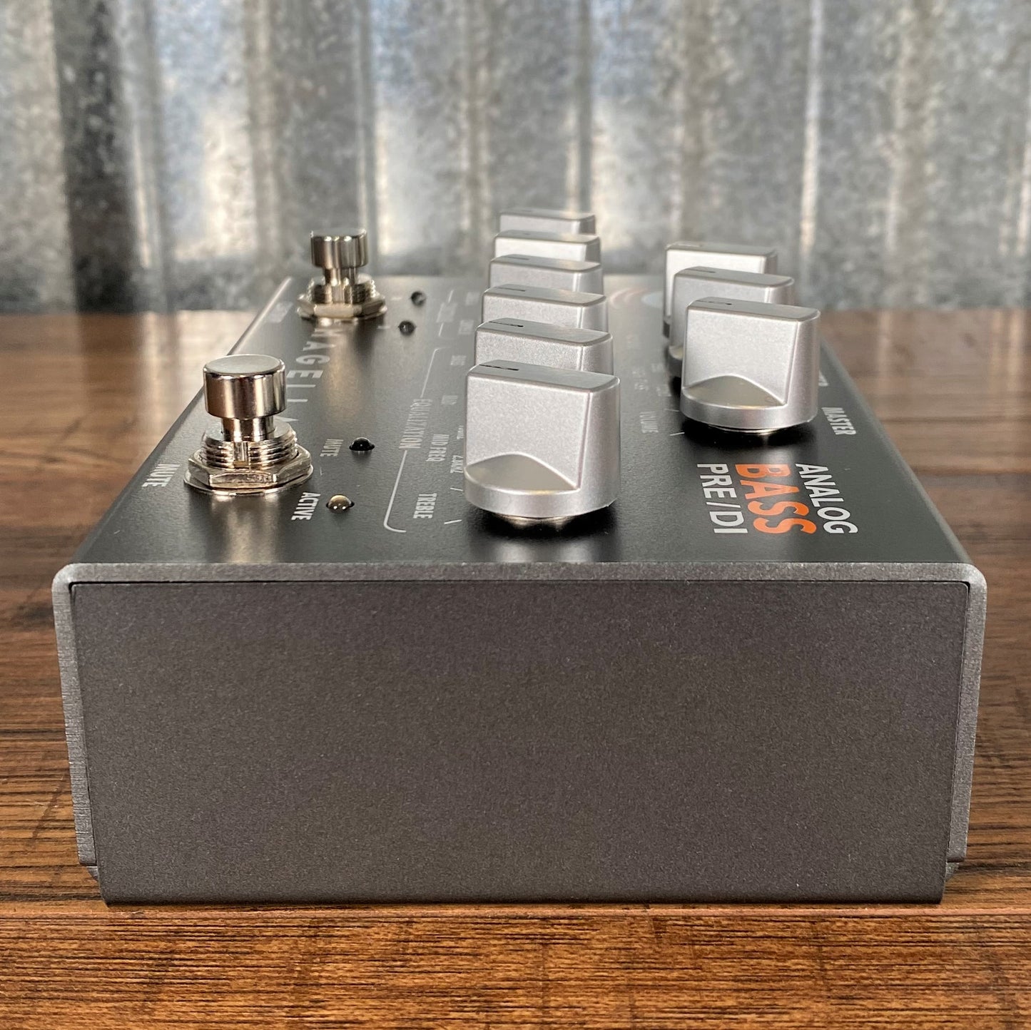 Genzler Amplification Magellan Pre Preamp Direct Out EQ Bass Effect Pedal