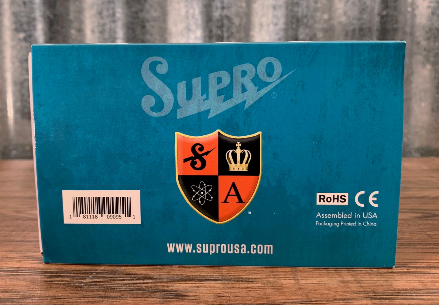 Supro USA 1310 Tremolo Tube Emulated Guitar Effect Pedal Demo