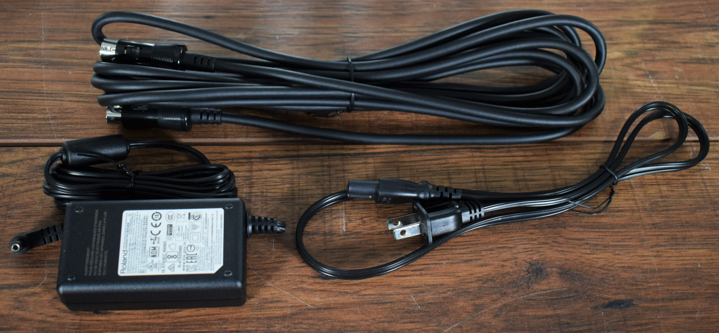 Roland GR-55GK Guitar Synthesizer Effect Pedal & GK-3 Pickup