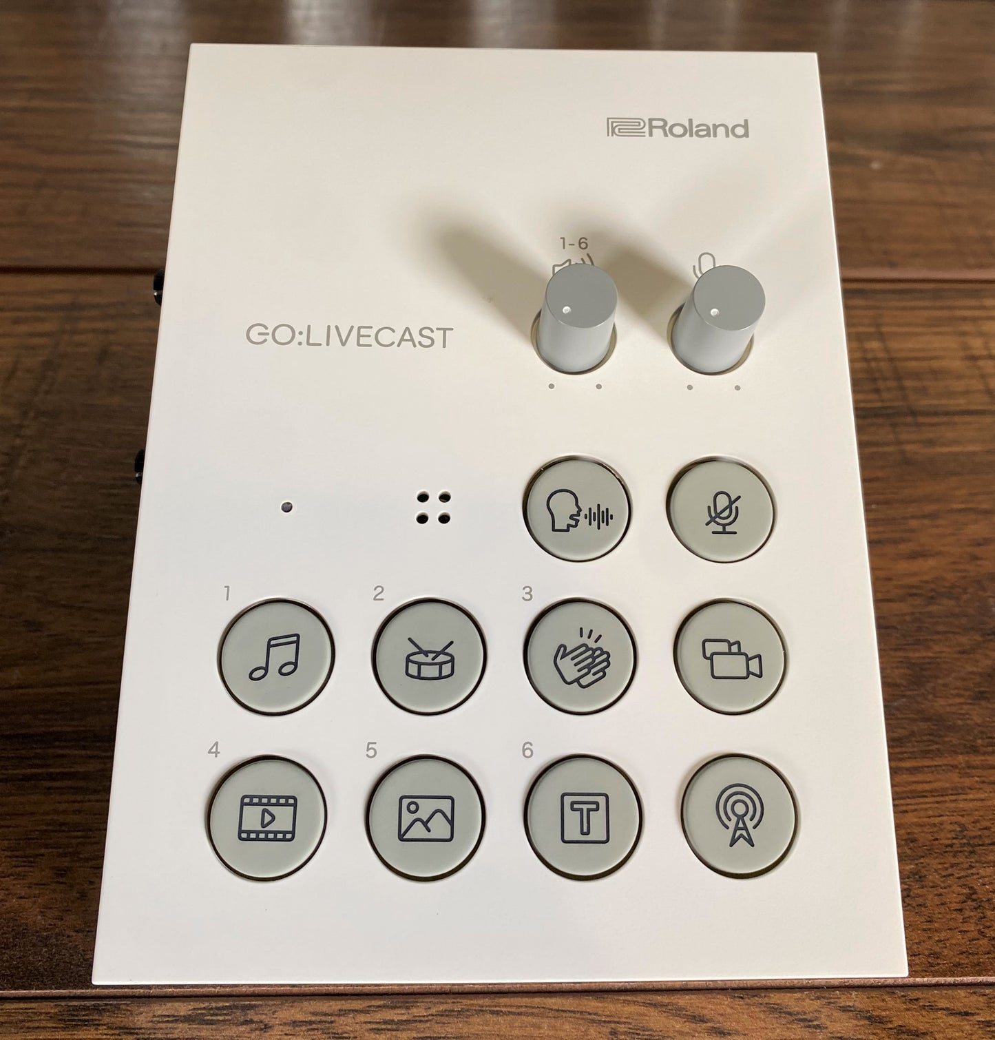 Roland GO:LIVE CAST Live Streaming Smartphone Production Mixer