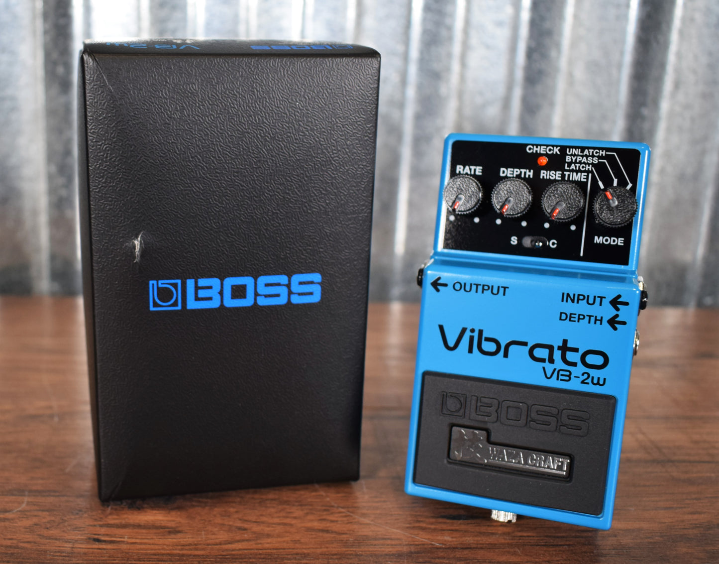 Boss VB-2W Waza Craft Vibrato Guitar Effect Pedal Blemish