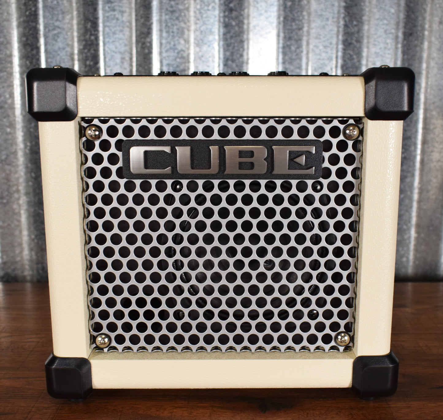 Roland Micro Cube GX 3 Watt 1x5" Battery Powered Guitar Combo Amplifier WHITE