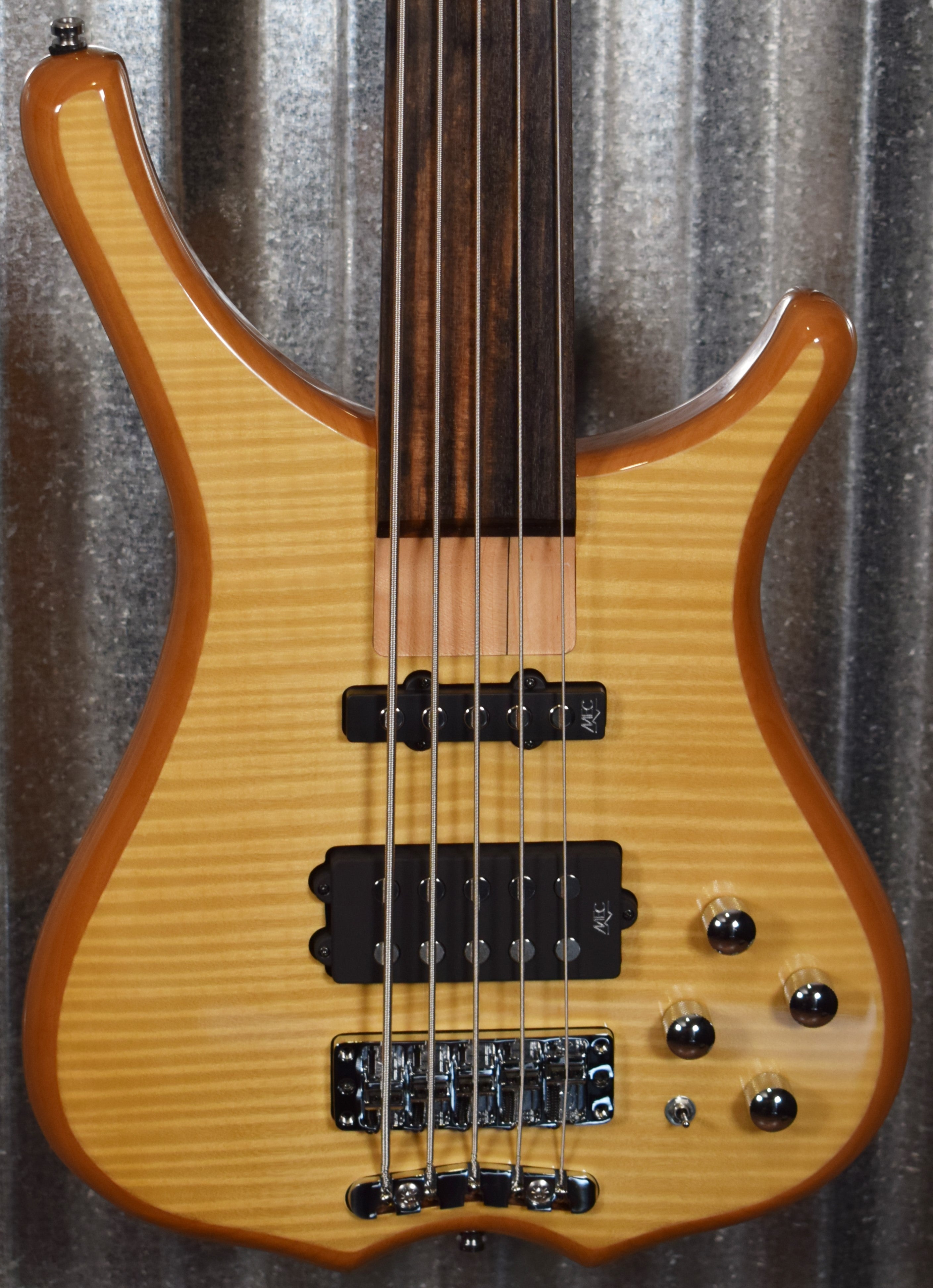 ce84511a-d595-4b92-bf0e-