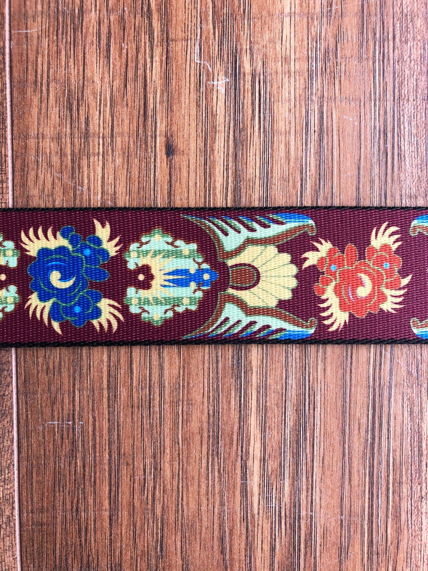 Levy's MP-25 2" Polyester Printed Floral Design Guitar Strap Burgundy