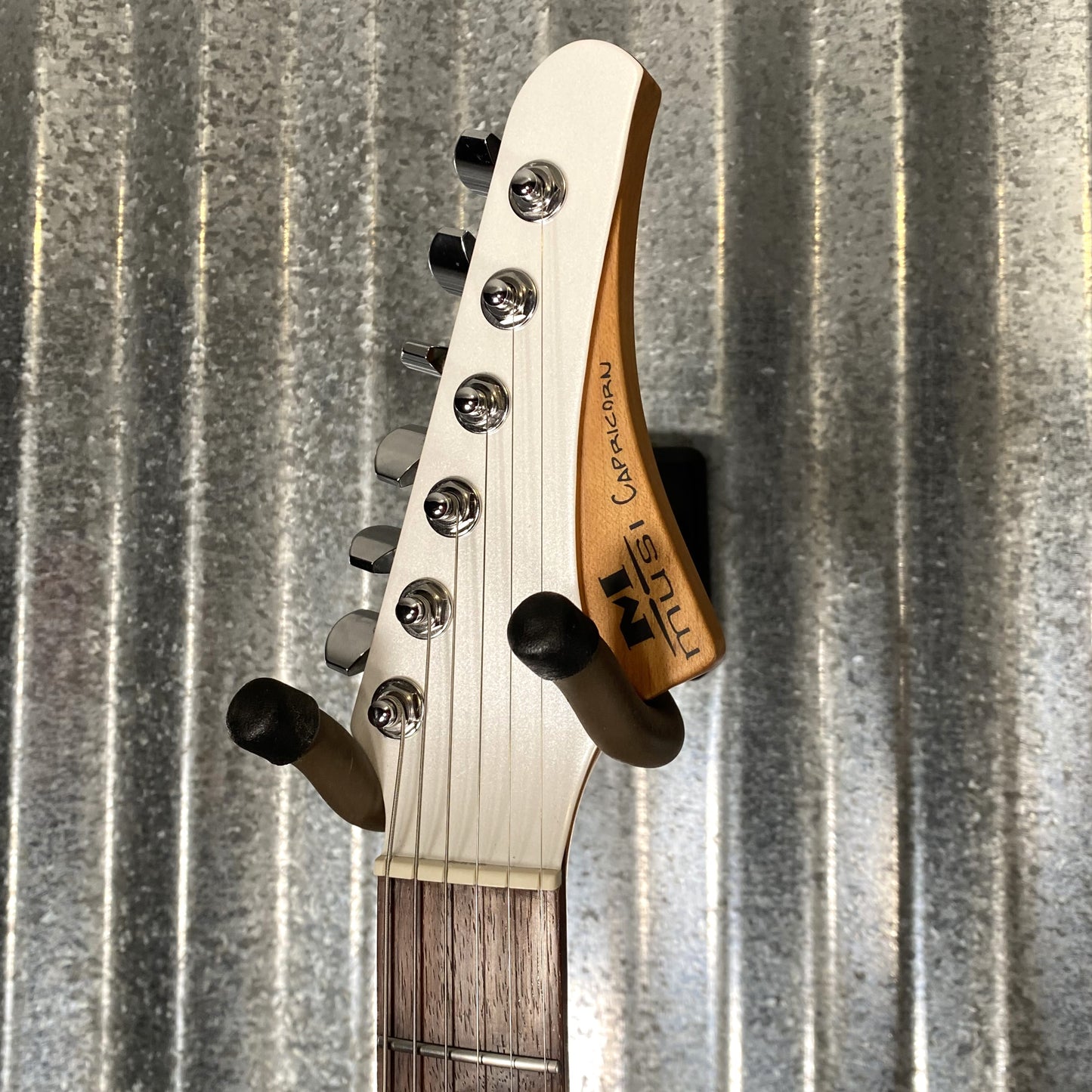 Musi Capricorn Fusion HSS Superstrat Pearl White Guitar #0188 Used