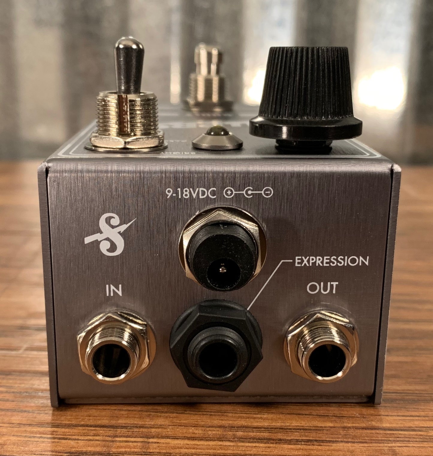 Supro USA 1303 Boost 20db J-Fet Design Guitar Bass Effects Pedal Demo