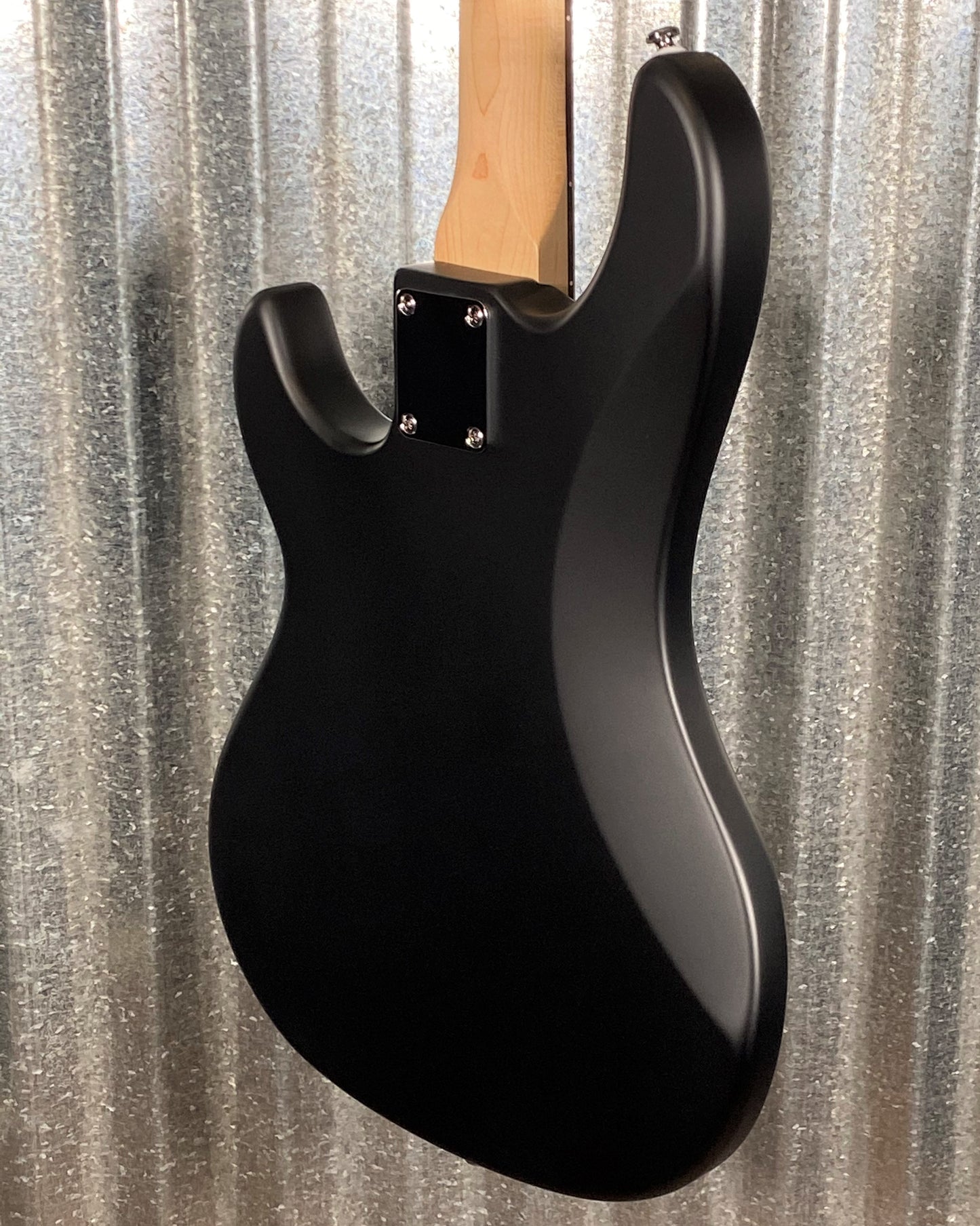 G&L Tribute Kiloton 4 String Bass Black Satin #6173