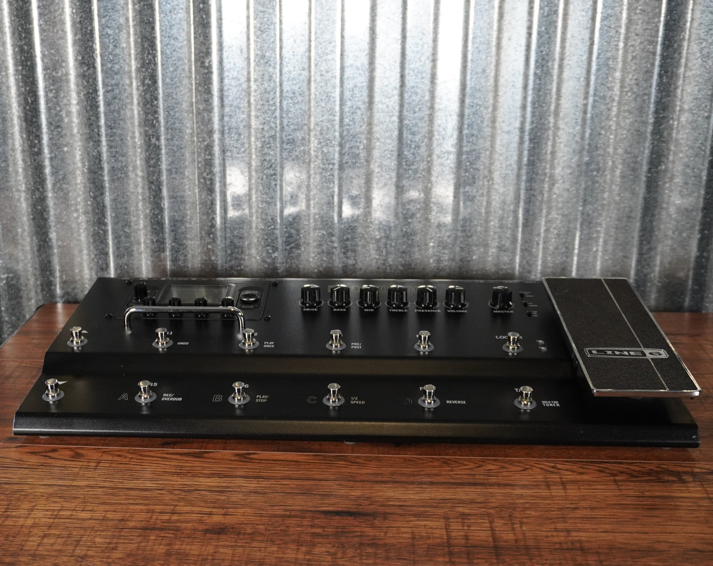 Line 6 POD HD 500X Guitar Multi Effect Processor Used