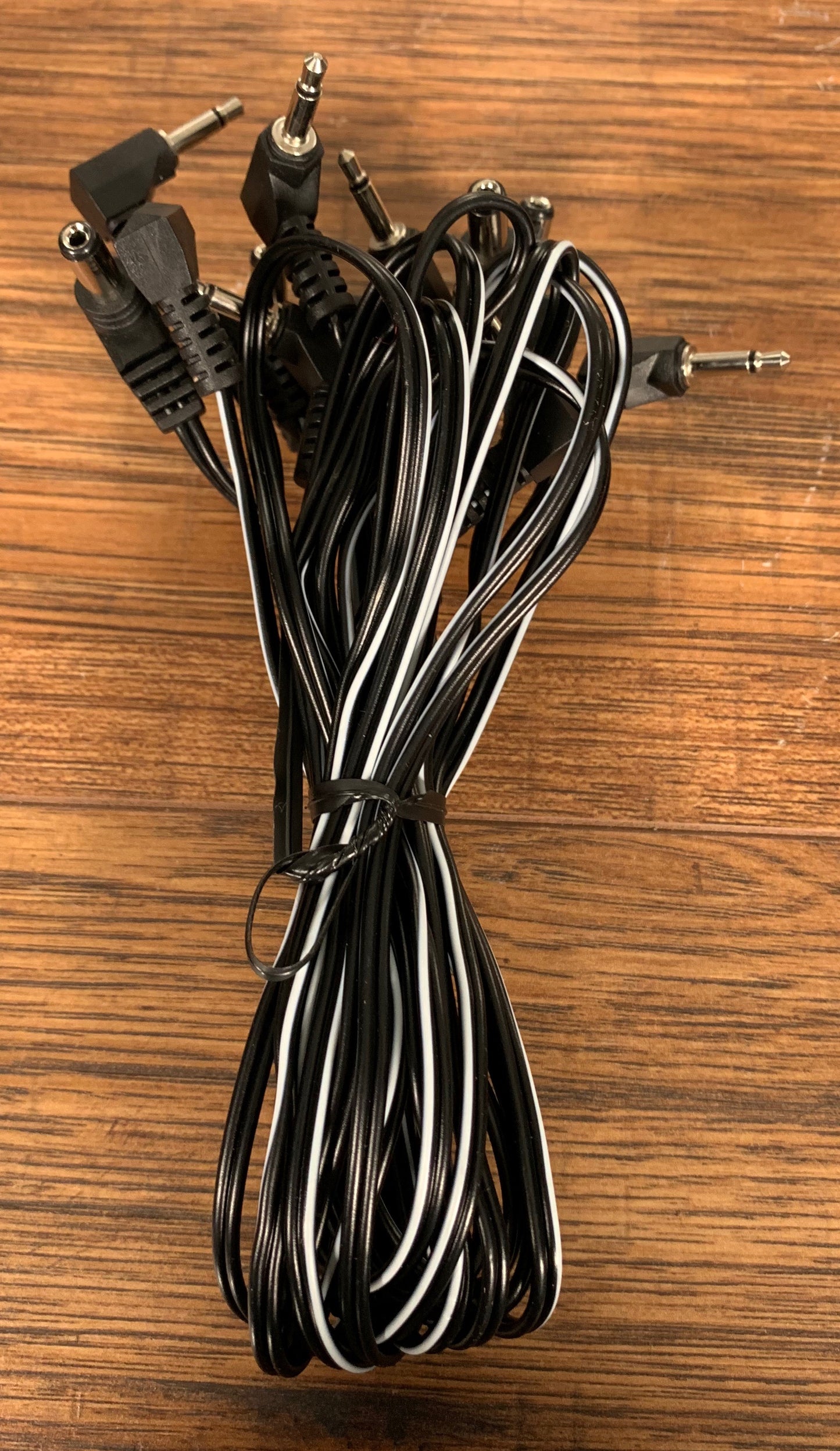 Gator G-Bus 8 9 Volt Guitar Effect Pedal Power Supply & Cables GBUS Used
