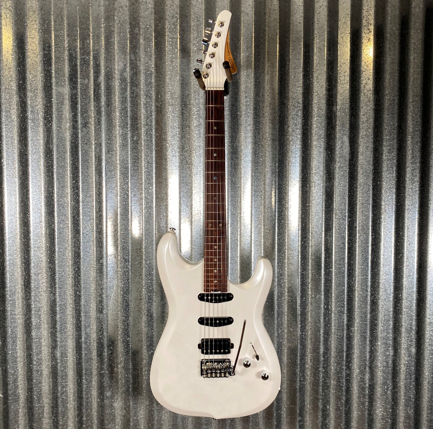 Musi Capricorn Fusion HSS Superstrat Pearl White Guitar #0130 Used