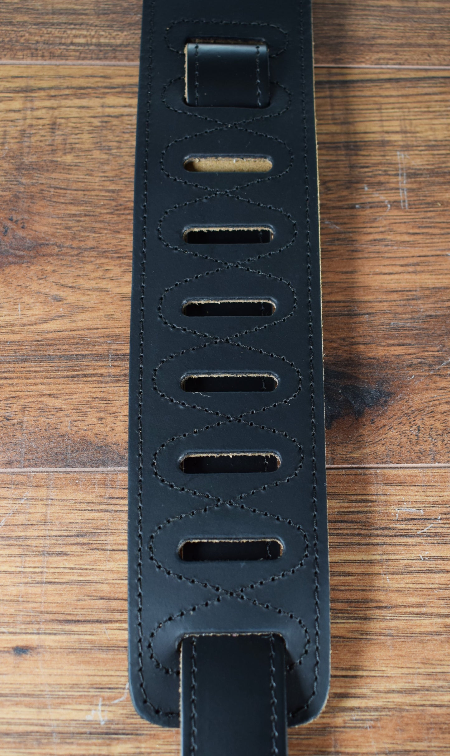 Levy's DM2-BLK 2.5" Leather Guitar & Bass Strap Lightning Bolt Black