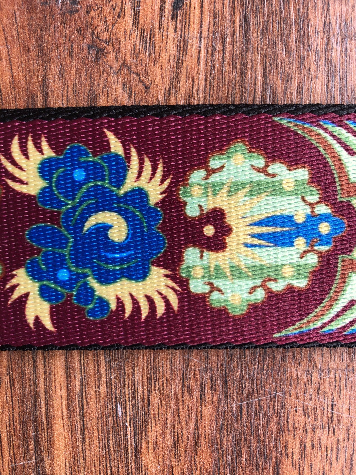 Levy's MP-25 2" Polyester Printed Floral Design Guitar Strap Burgundy