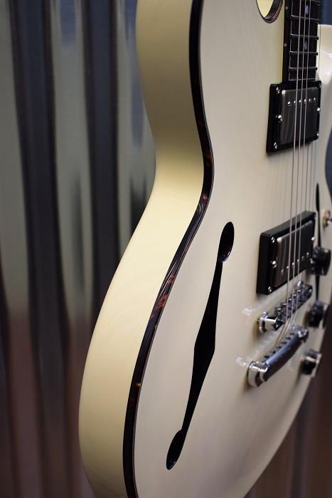 Fret King Elise Vintage White Semi Hollow Electric Guitar & Case FKV3HVW #2026