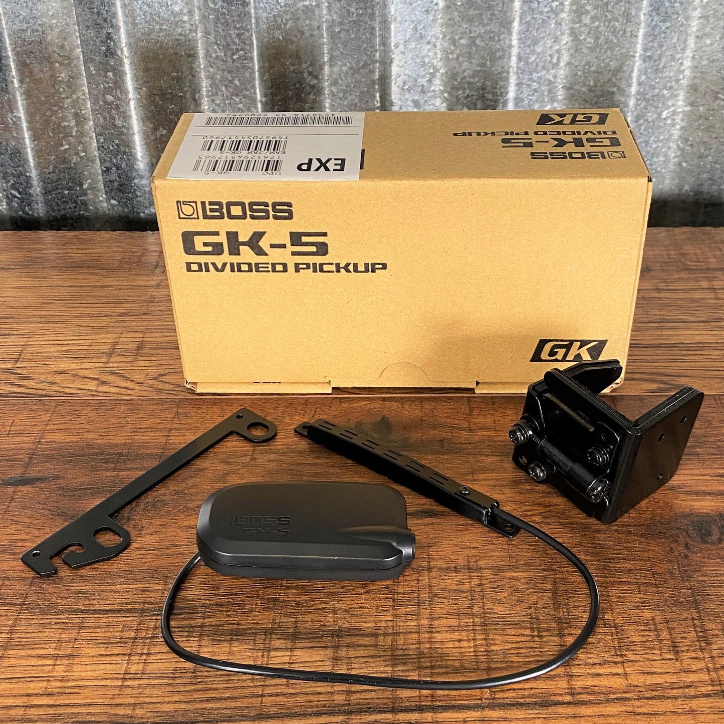 Boss GM-800 Guitar Synthesizer Effect Pedal GK-5 Pickup BGK-15 Cable Bundle