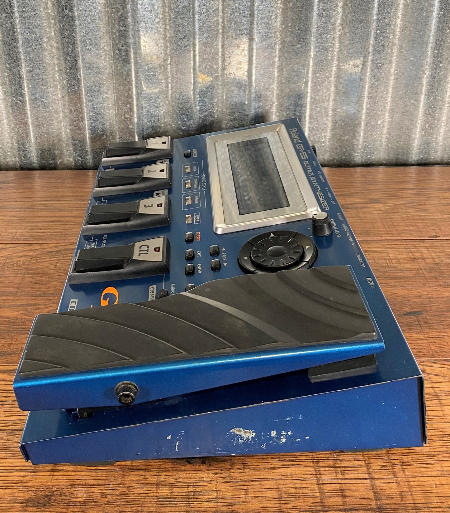 Roland GR-55 Guitar Synthesizer Effect Pedal Blue Used