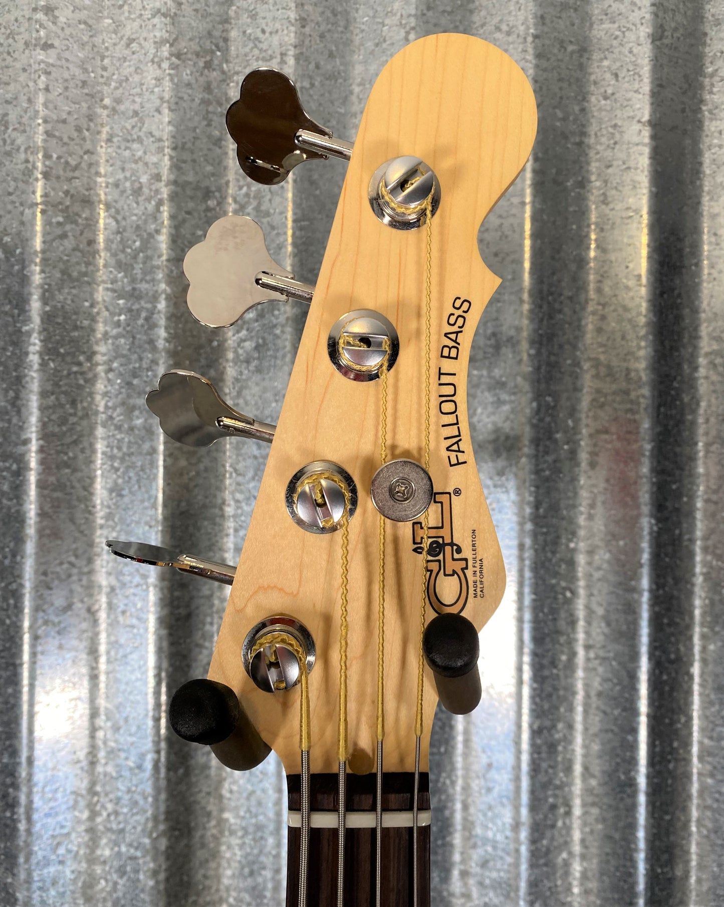 G&L USA Custom Fallout 4 String Short Scale Bass Vintage White & Bag #8044