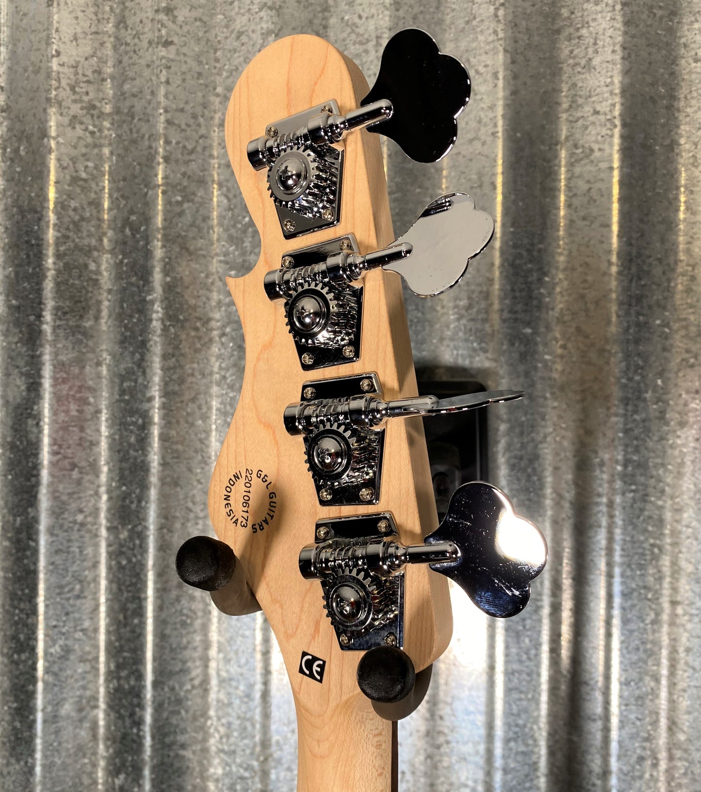 G&L Tribute Kiloton 4 String Bass Black Satin #6173