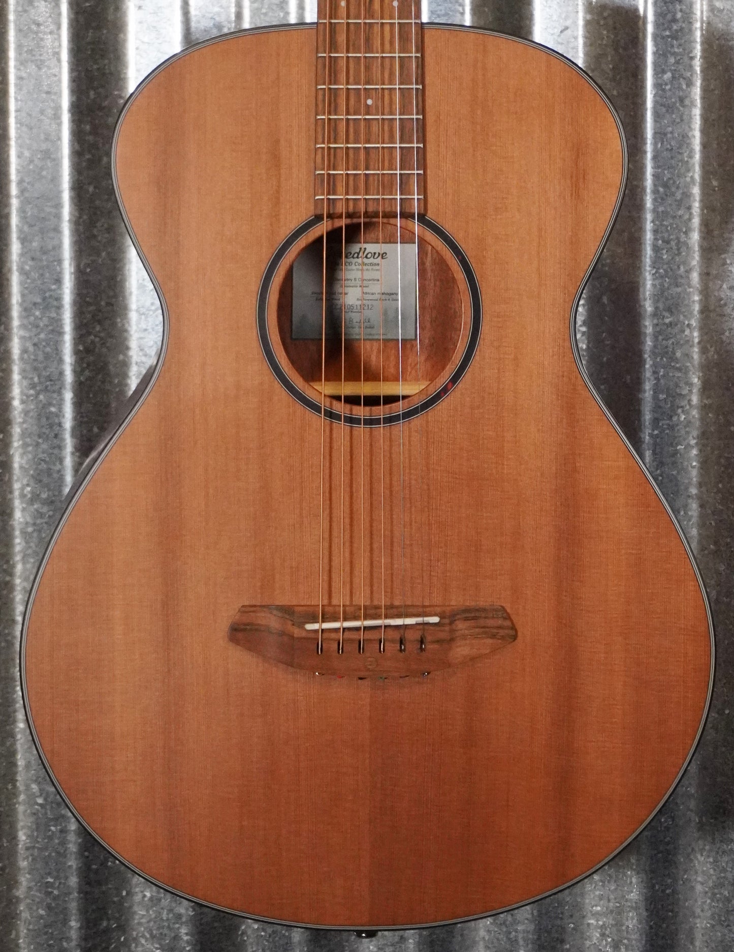 Breedlove Discovery S Concertina Acoustic Guitar DSCA01RCAM #1212 Used