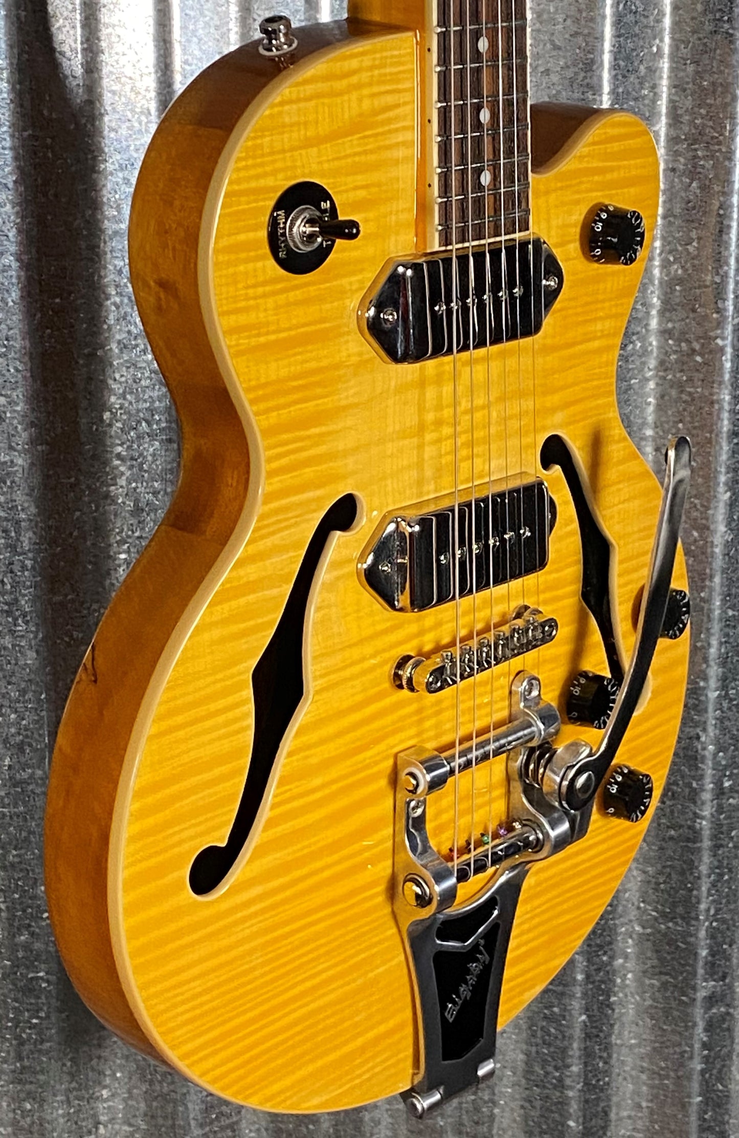 Epiphone Wildkat Bigsby Antique Natural Semi Hollow Guitar & Case #5147 Used