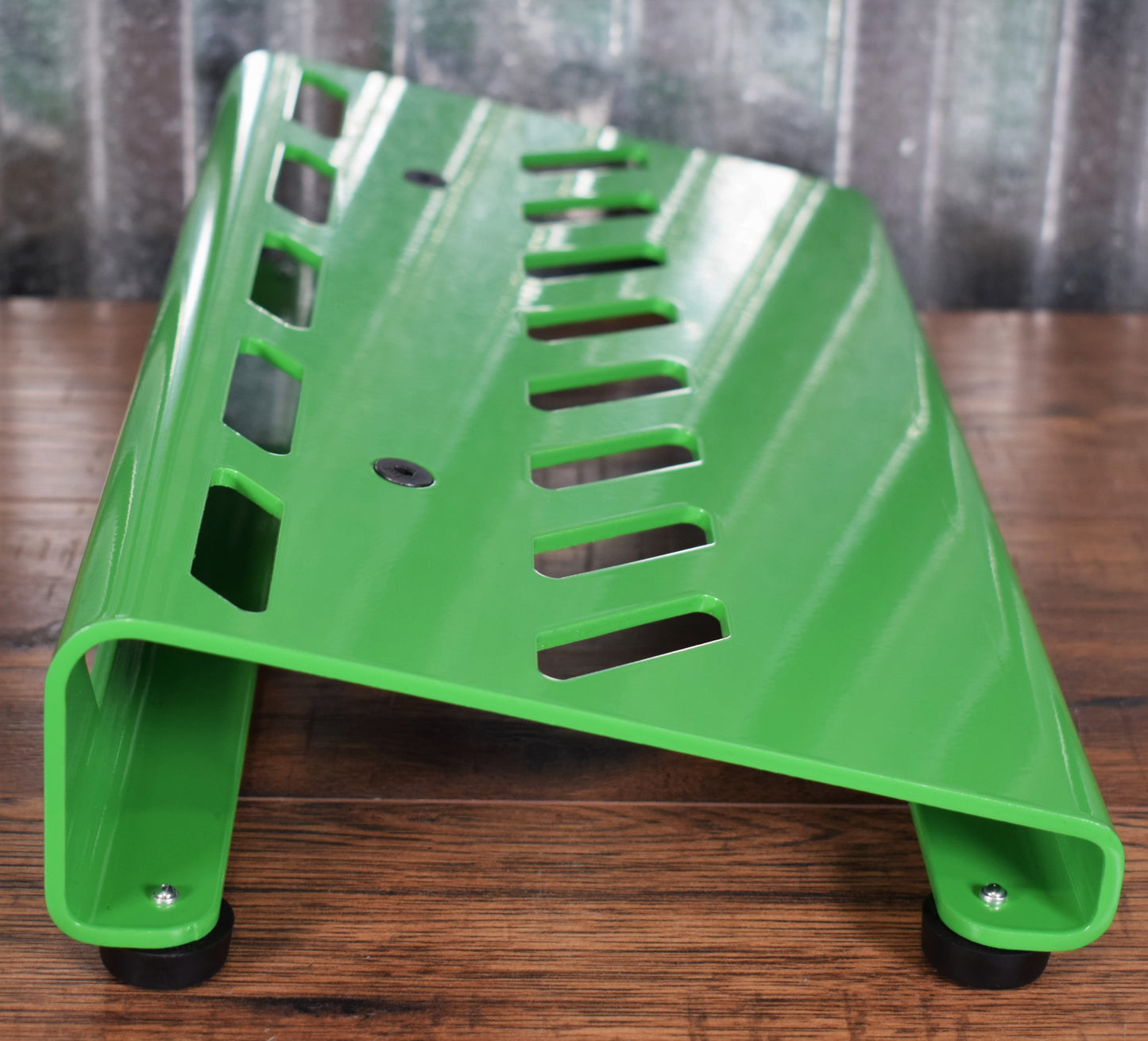 Gator GPB-LAK-GR Small Aluminum Guitar Effect Pedalboard & Bag Screamer Green