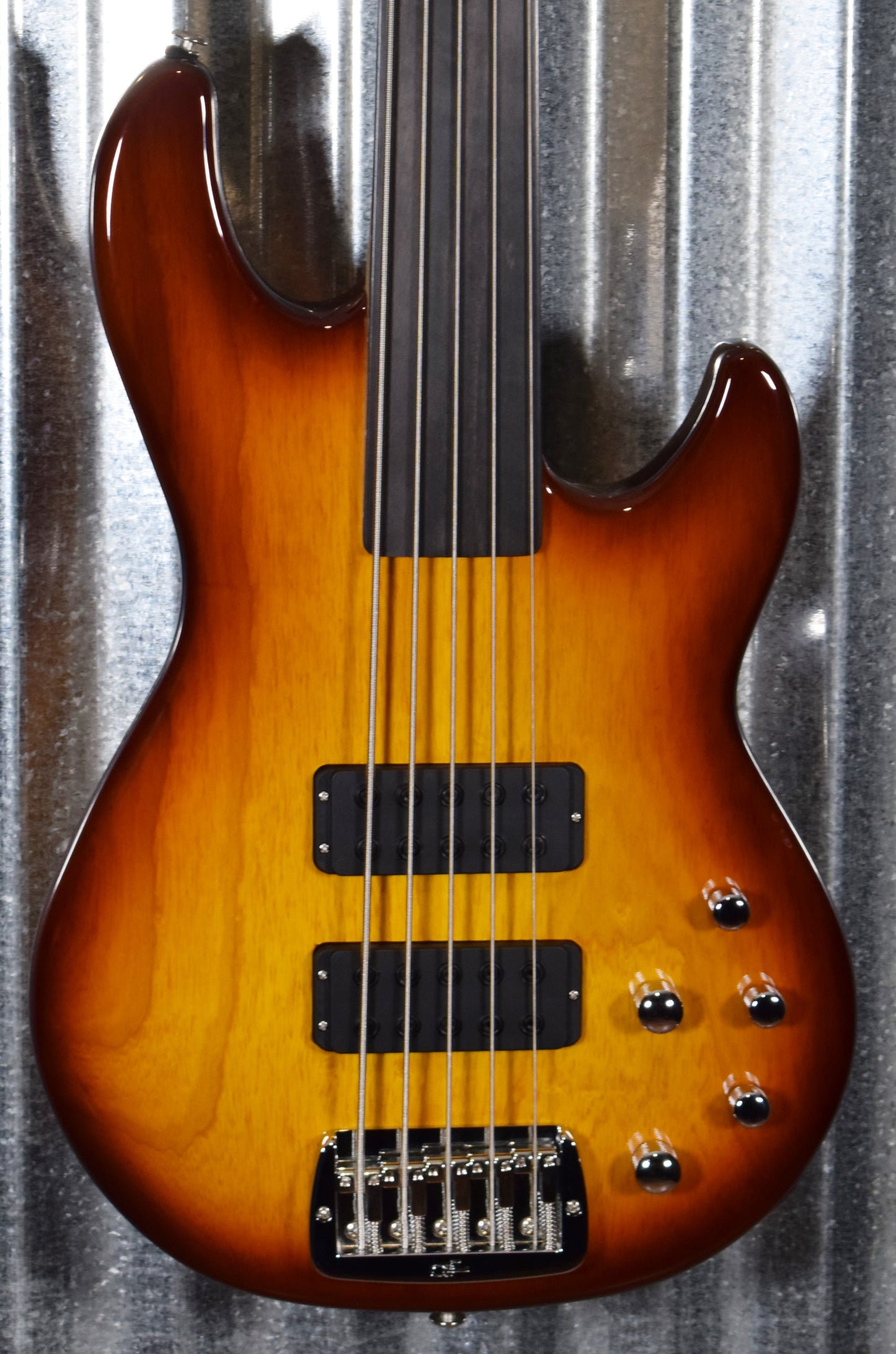 G&L USA M-2500 Old School Tobacco Sunburst 5 String Fretless Bass & Case M2500 2019 #9029