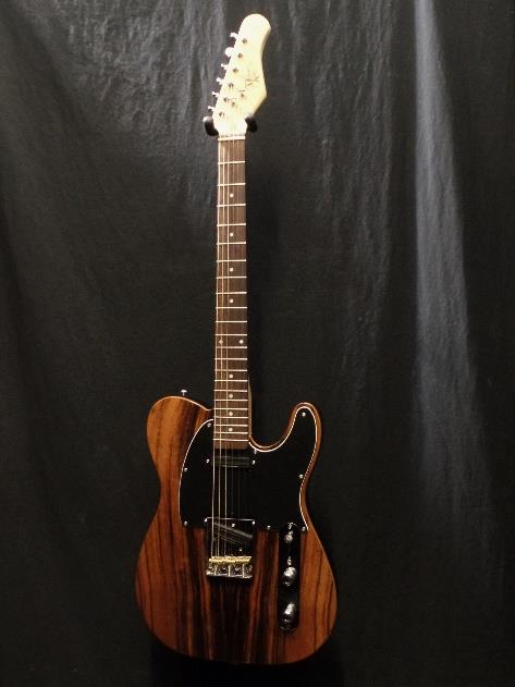 Michael Kelly CC50 Deluxe Striped Ebony Seymour Duncan Hot Rails Pickups & Bag