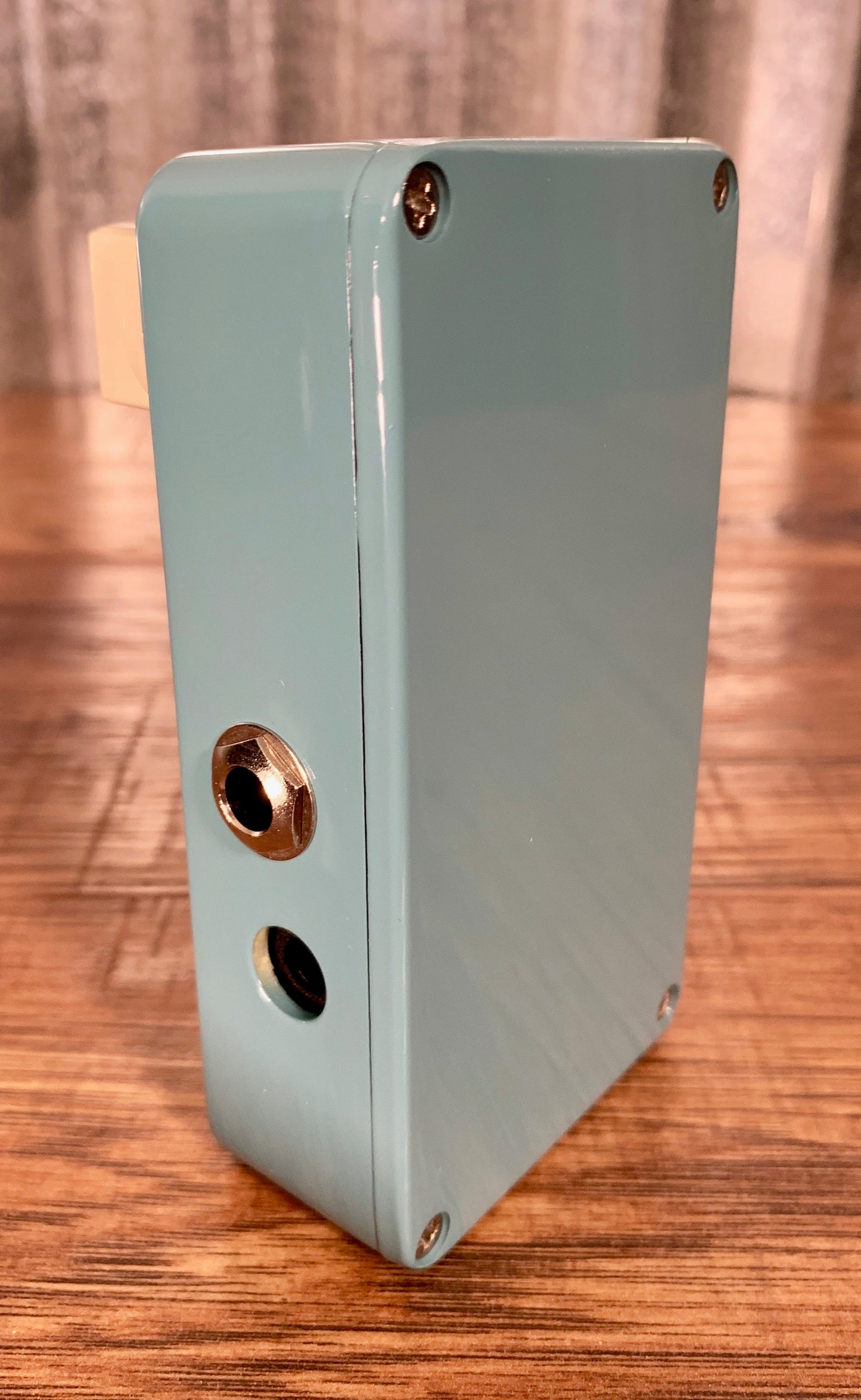 Animals Pedals Relaxing Walrus Delay Guitar Effect Pedal