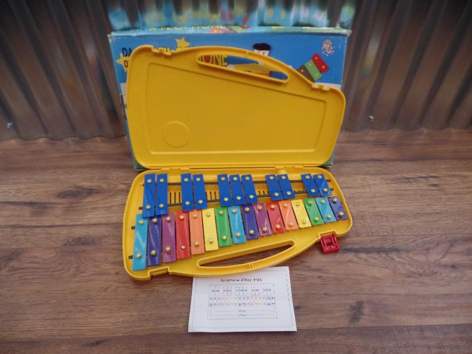 Beyer DB-27k 27 Keys Glockenspiel Xylophone with Beaters & Case