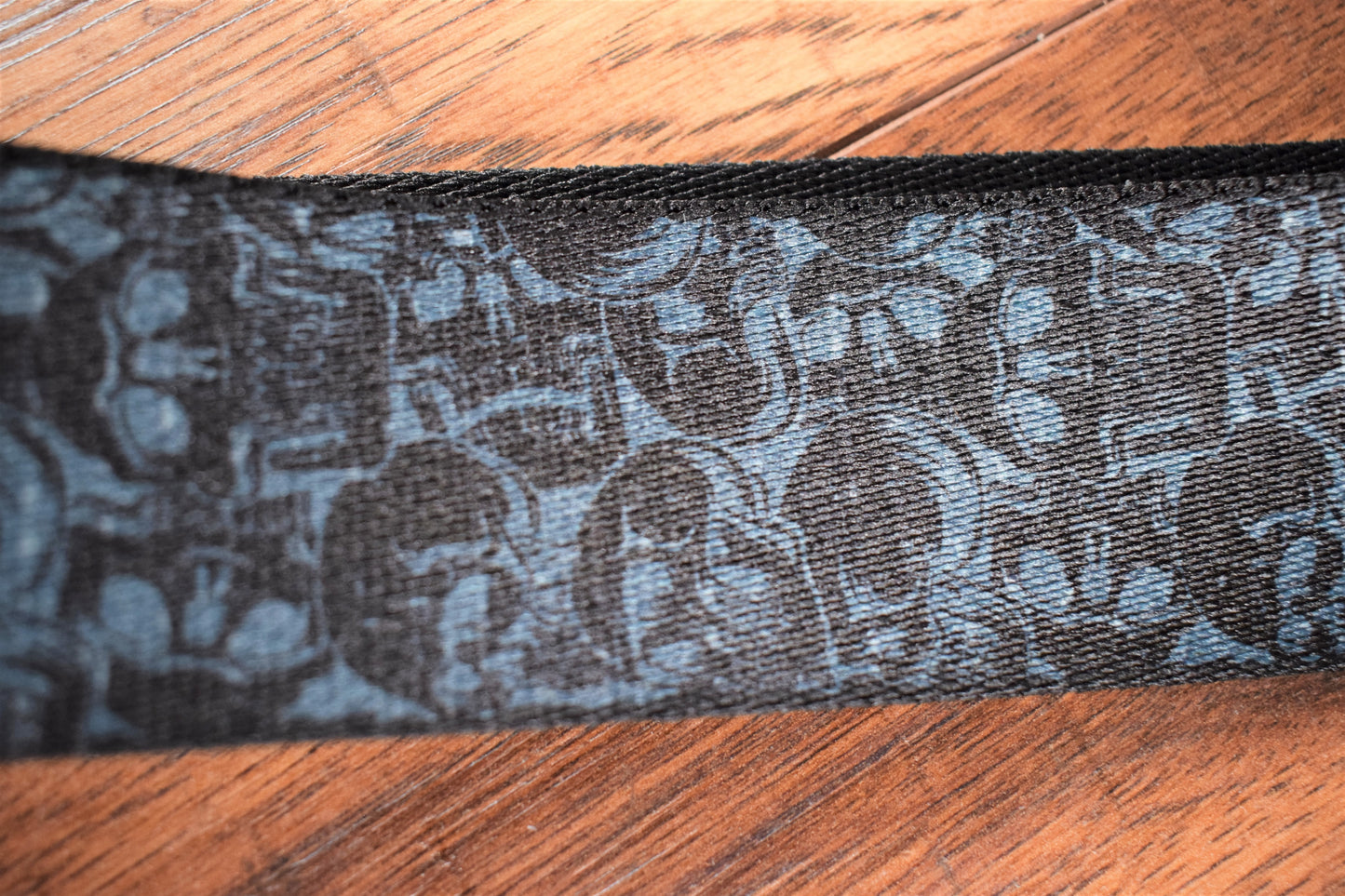 Levy's MPD2-111 2" Polyester Guitar Bass Strap Black & Grey Skulls