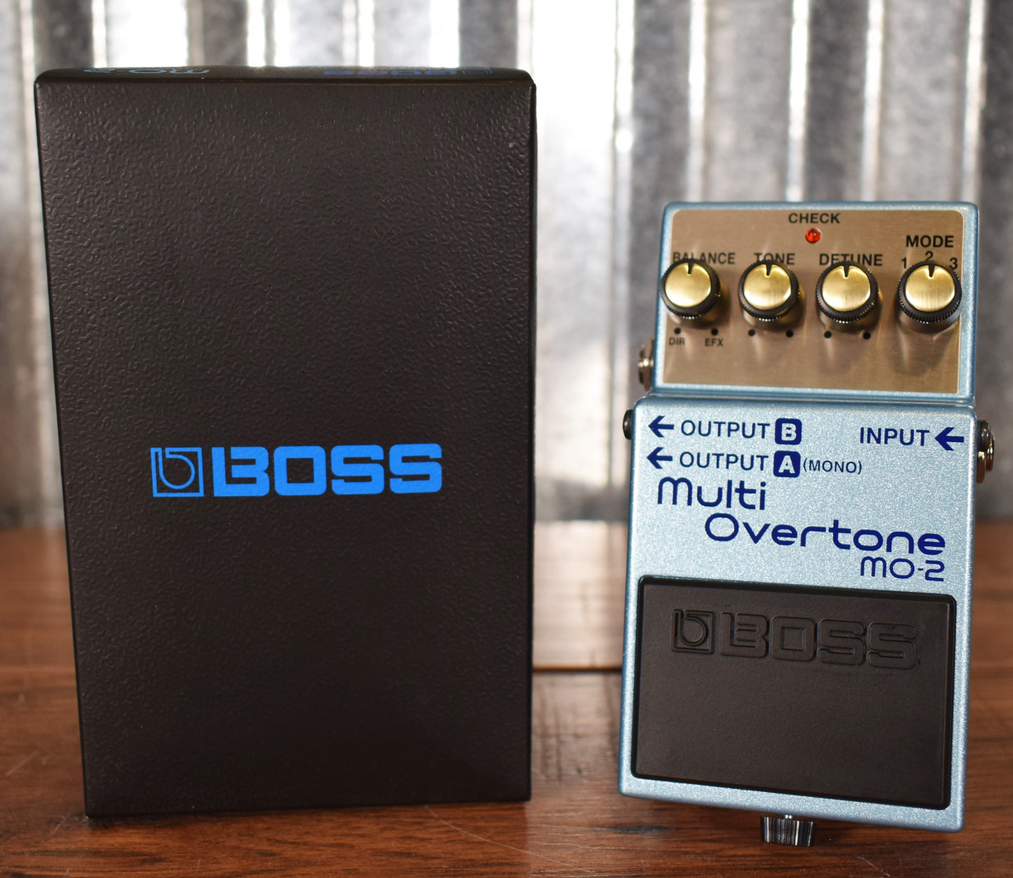 Boss MO-2 Multi Overtone Harmonic Guitar Effect Pedal