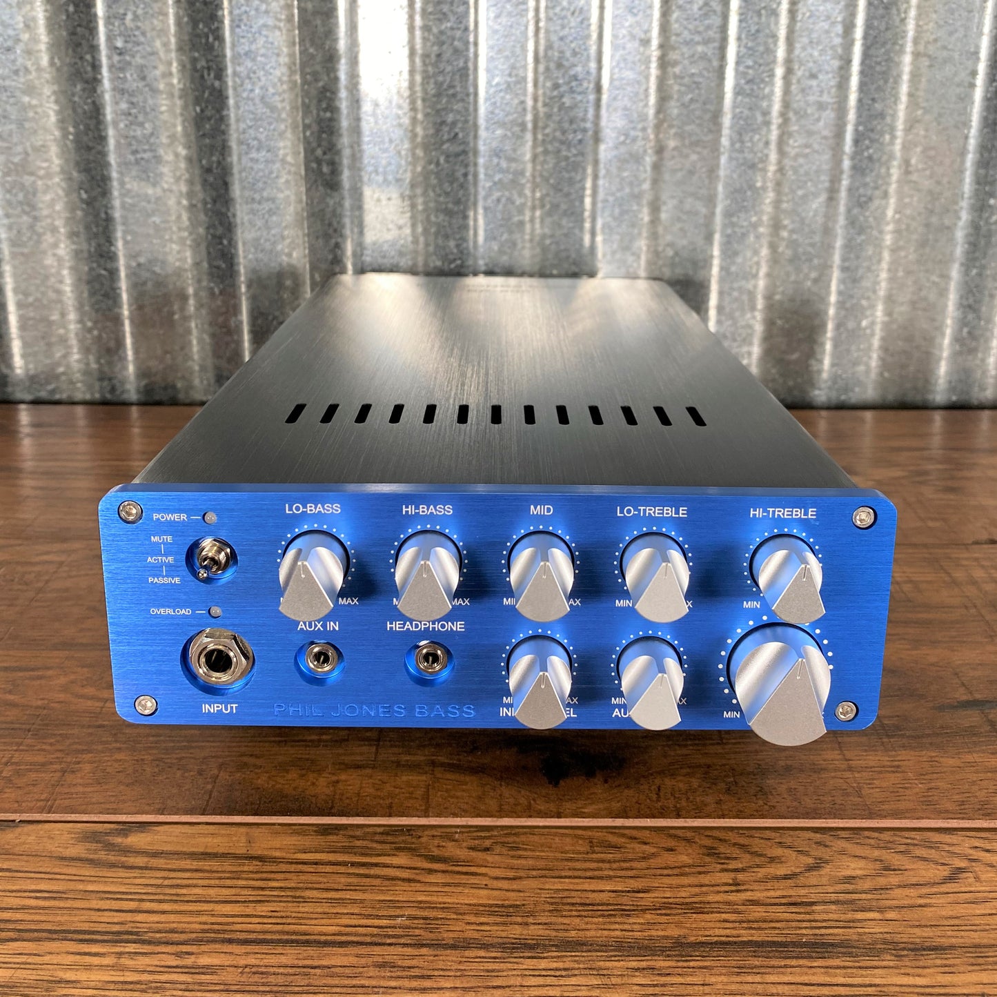 Phil Jones Bass BP- 800 800 Watt Solid State Digital Bass Amplifier Head