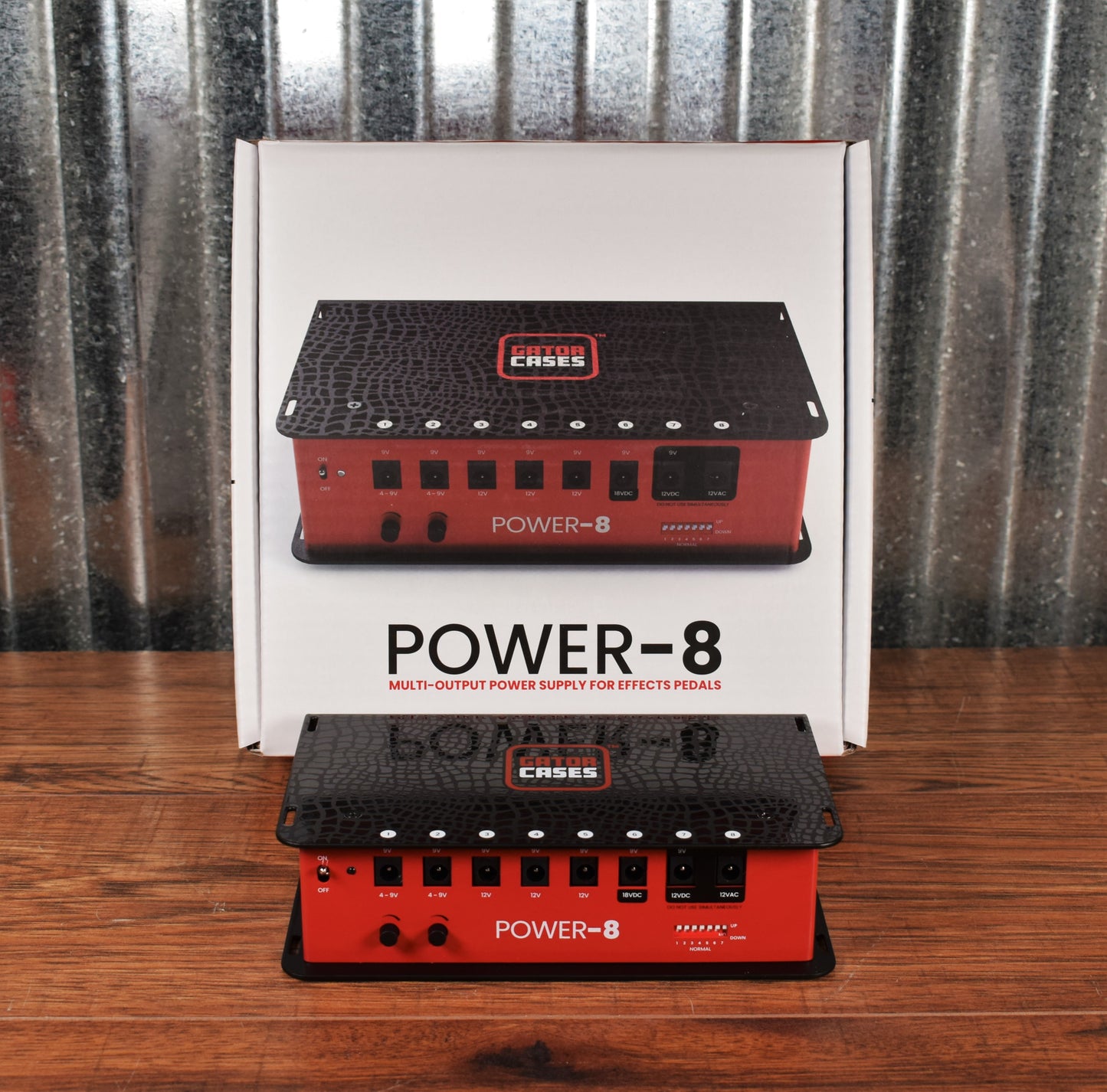 Gator GTR-PWR-8 Eight Isolated Output Guitar Effect Pedalboard Power Supply