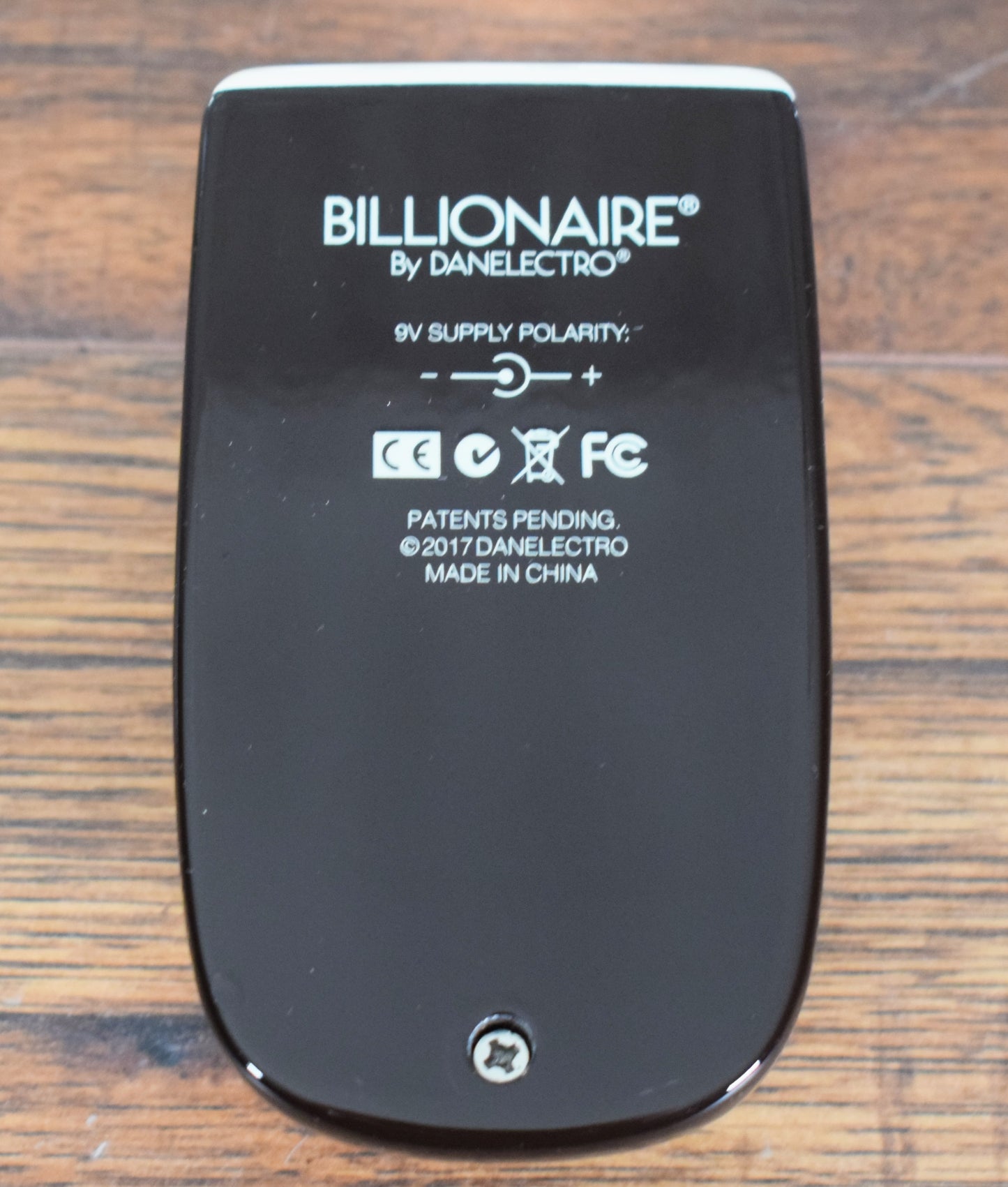 Danelectro Billionaire BT-1 Filthy Rich Tremolo Guitar Effect Pedal Demo #1