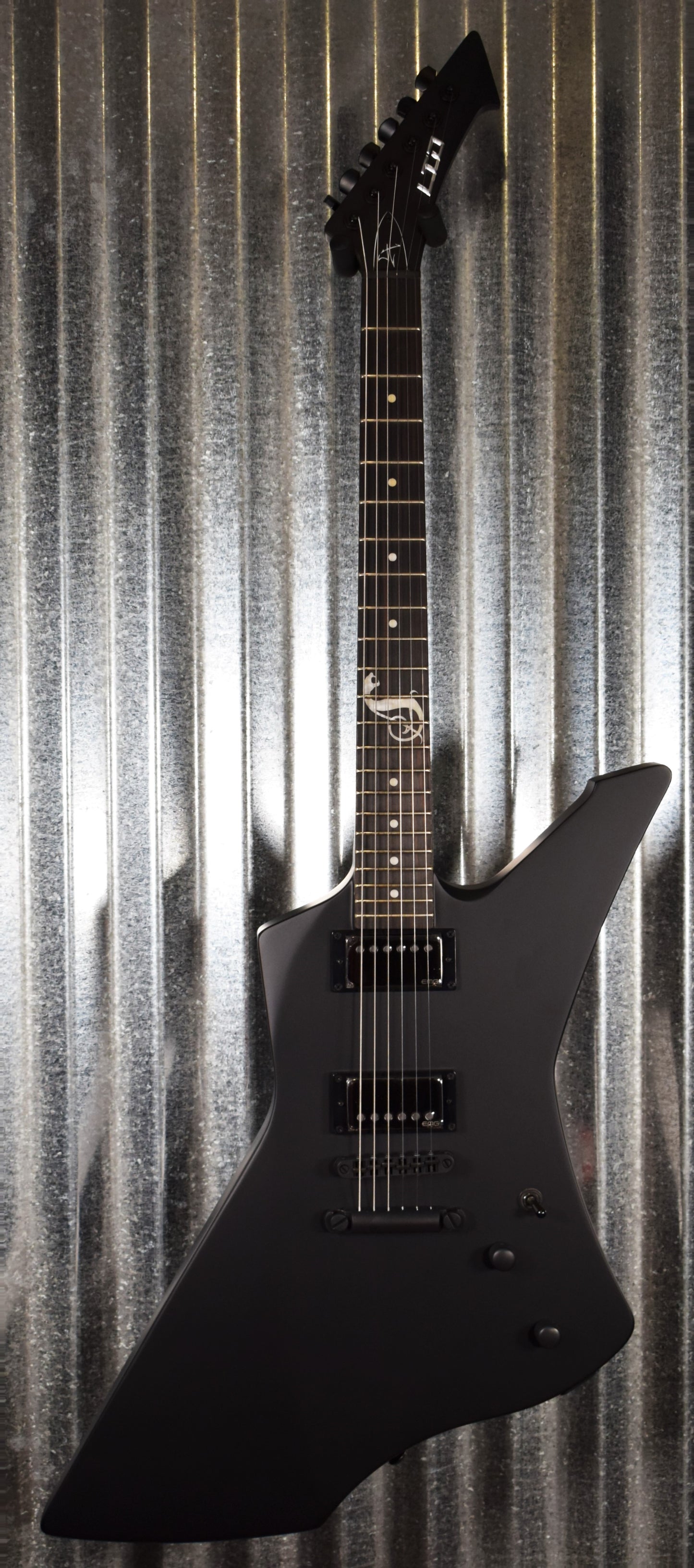ESP LTD James Hetfield Snakebyte Black Satin EMG Guitar & Case LSNAKEBYTEBLKS #0939 B Stock