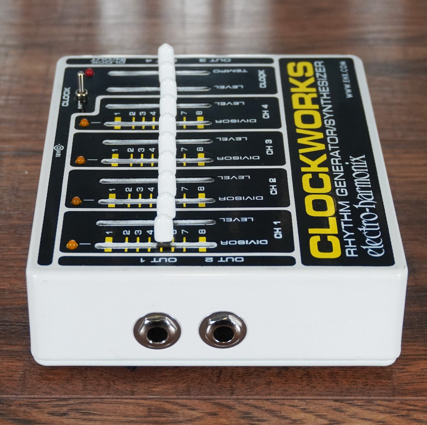 Electro-Harmonix EHX Clockworks Rhythm Generator Synthesizer Guitar Effect Pedal
