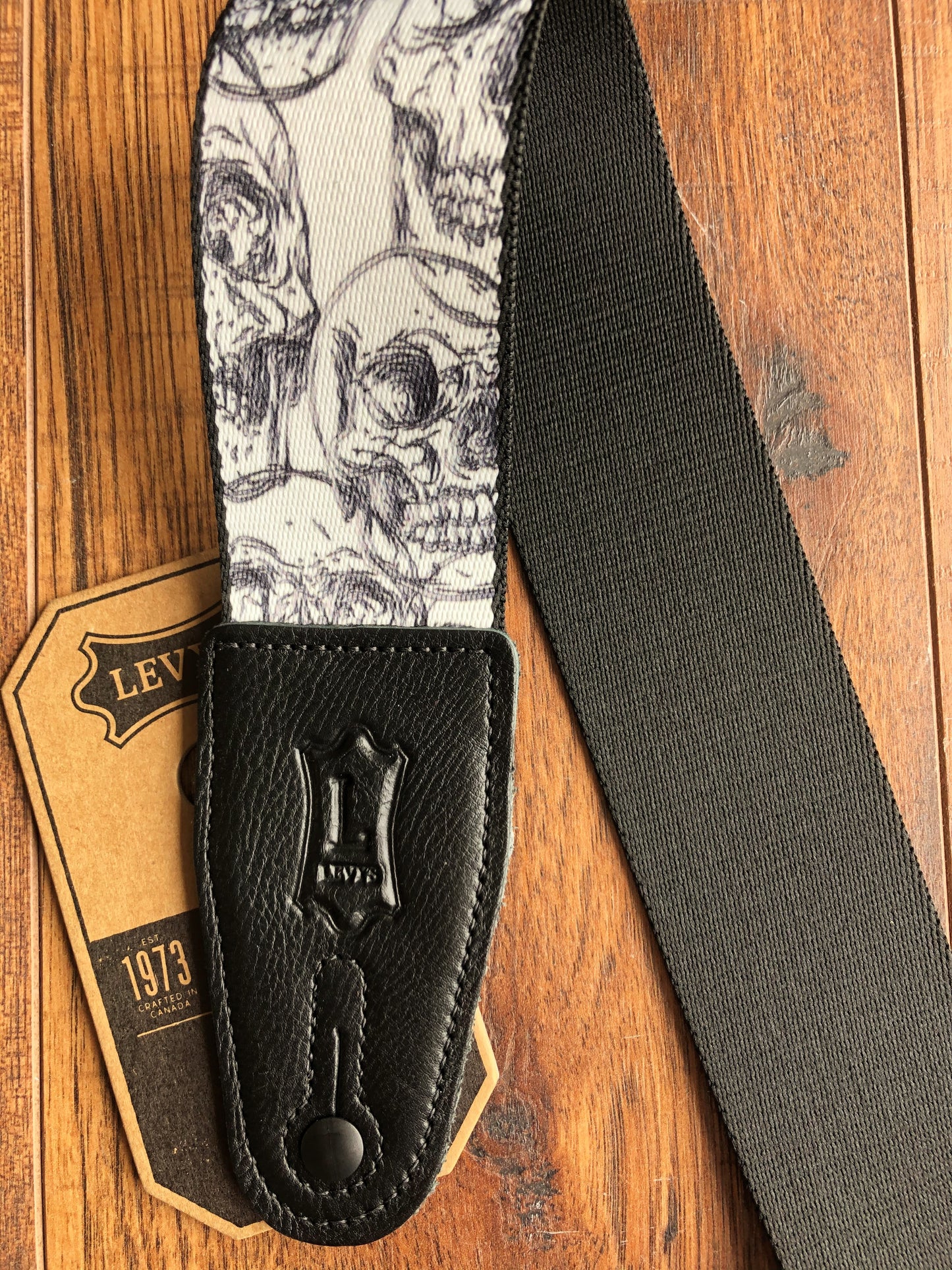 Levy's MPD2-048 2" Adjustable Print Poly Guitar & Bass Strap Skulls White