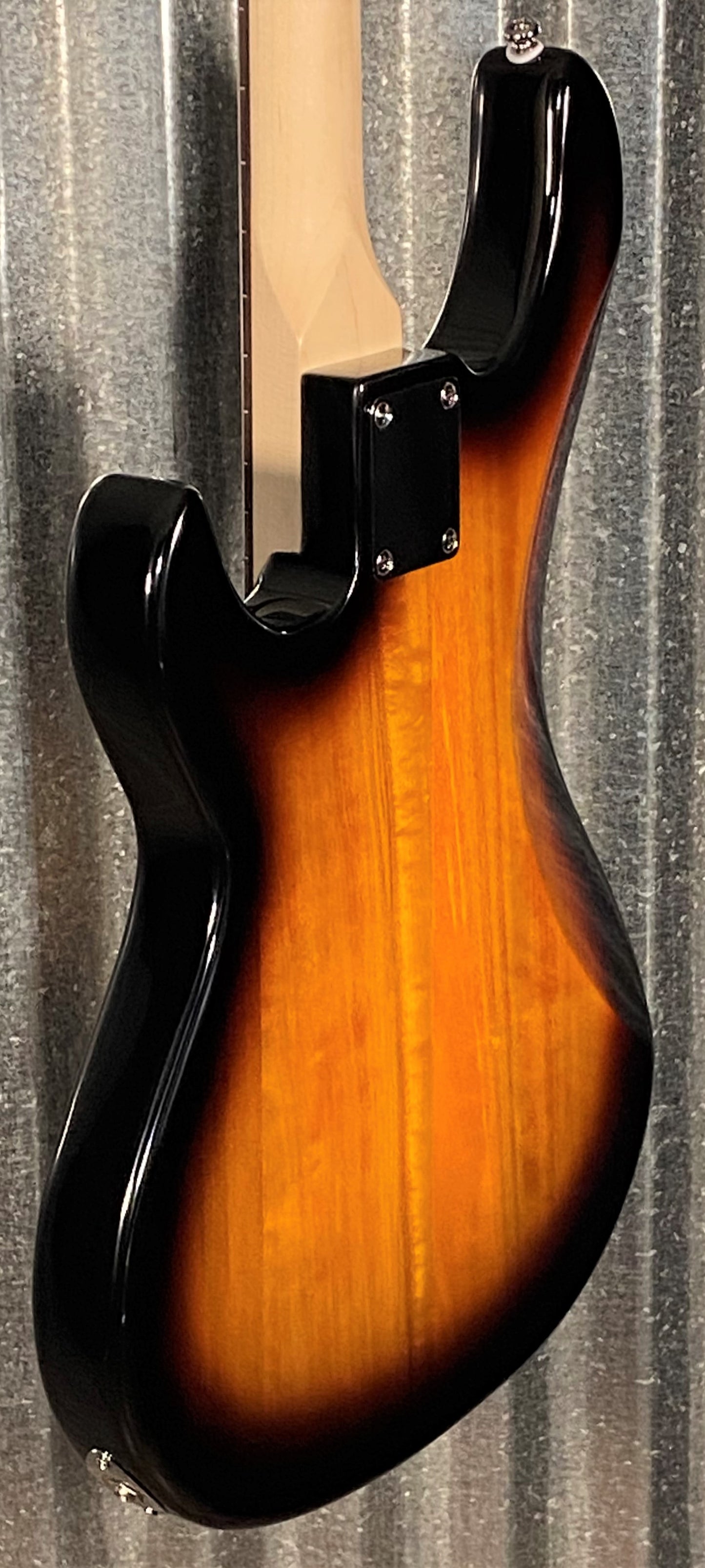 G&L Tribute Kiloton Fretless 4 String Bass 3 Tone Sunburst #6556