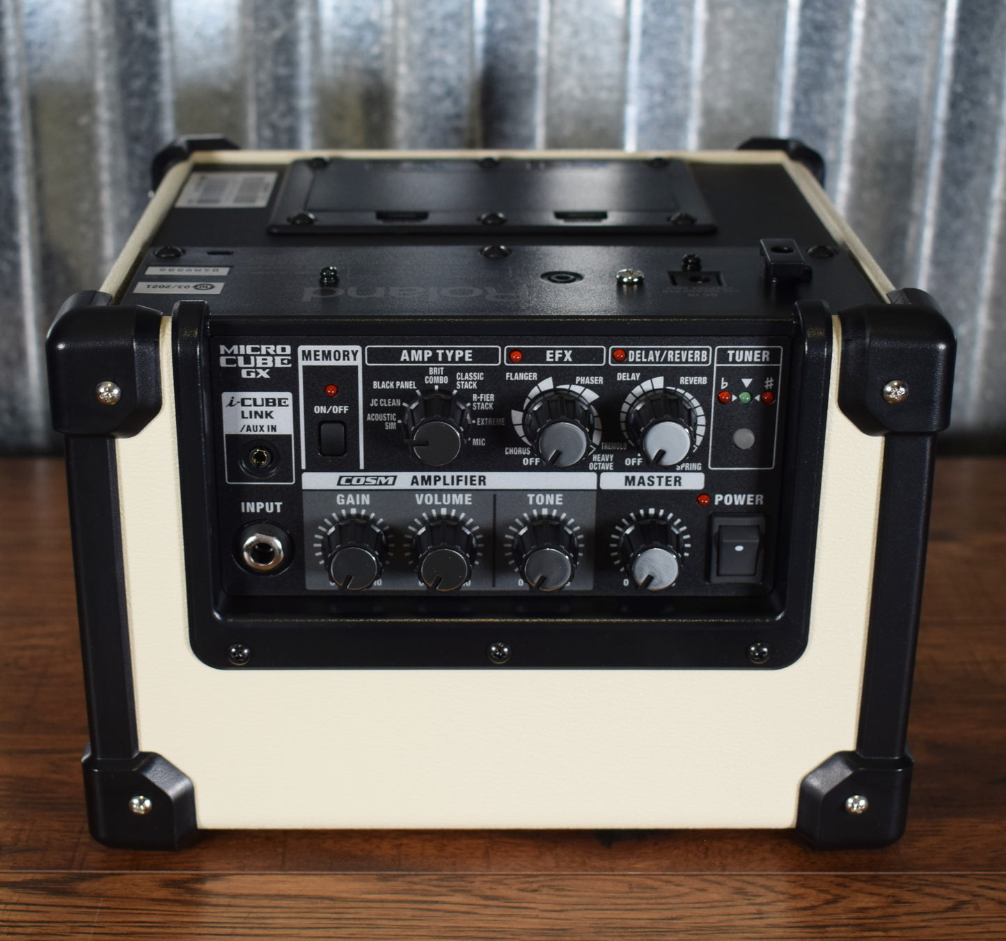 Roland Micro Cube GX 3 Watt 1x5" Battery Powered Guitar Combo Amplifier WHITE