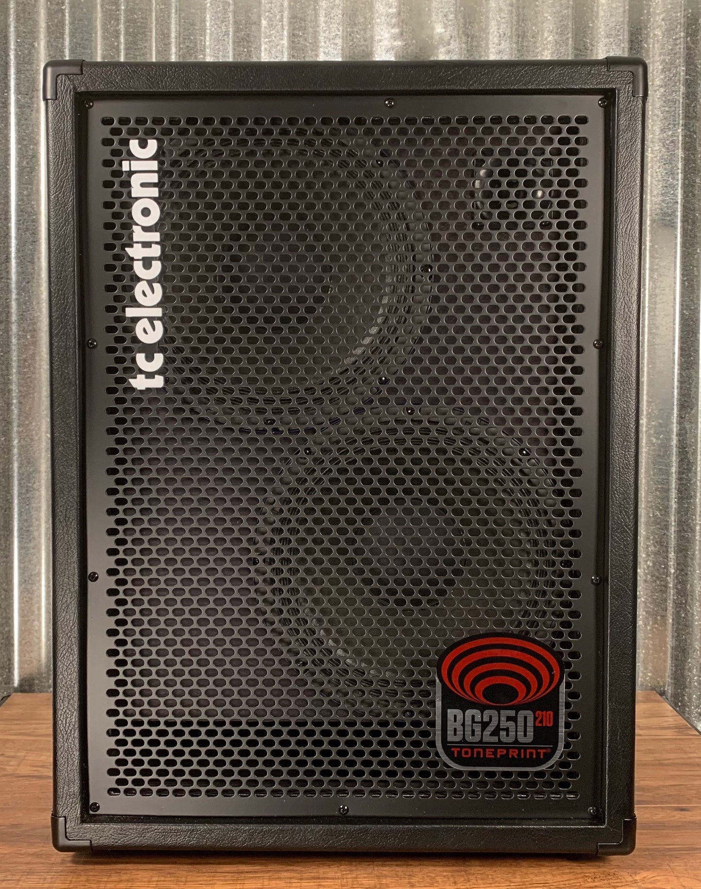 TC Electronic BG250-210 2 x 10" 250 Watt Tone Print Bass Combo Amplifier