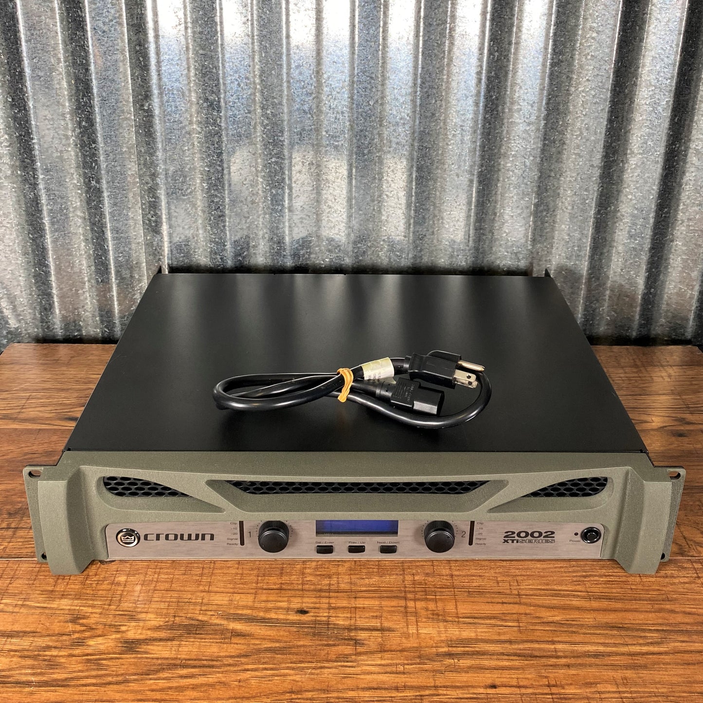 Crown Xti 2002 Two Channel 800 Watt PA Power Amplifier #2 Used