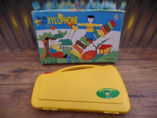 Beyer DB-27k 27 Keys Glockenspiel Xylophone with Beaters & Case