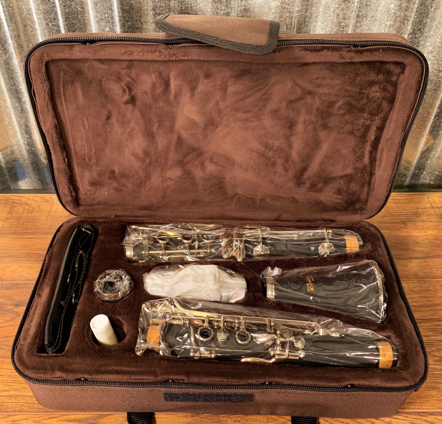 Eldon by Antigua ECL475 Bb Student Clarinet & Case #400