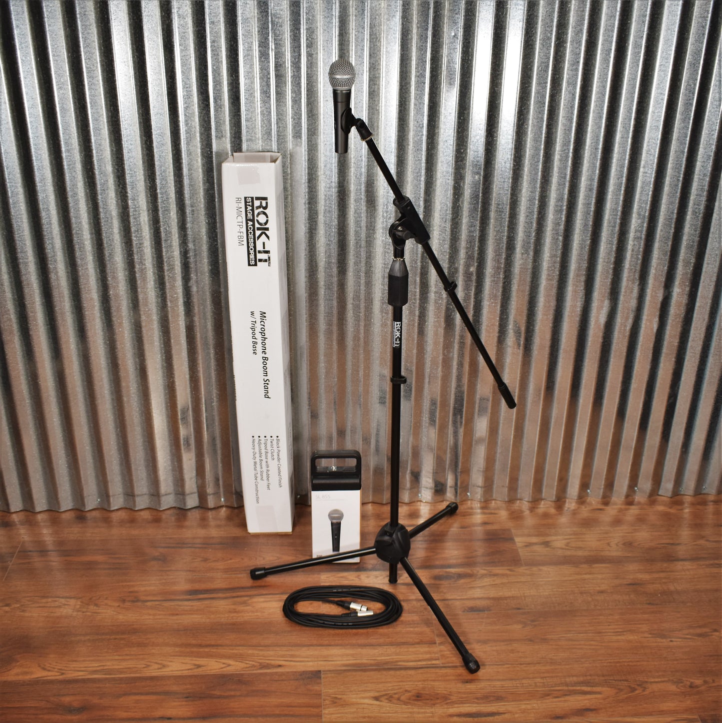Behringer SL85S Dynamic Cardioid Microphone & Gator Tripod Boom Stand & XLR Cable Bundle
