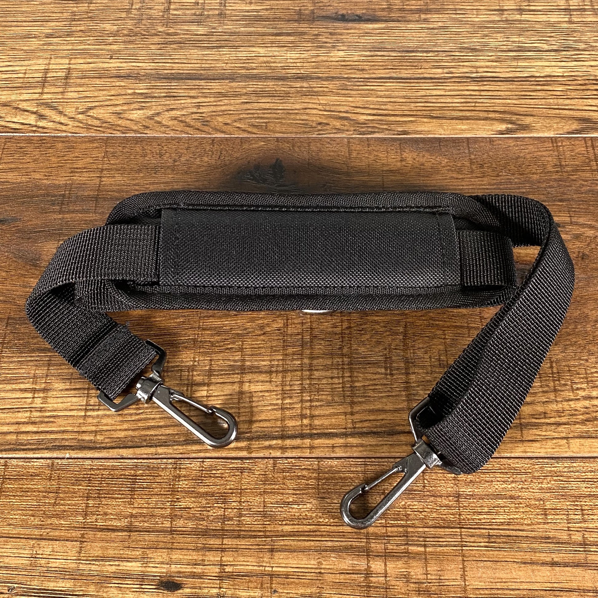 BOSS CB-ME80 Custom Shoulder Strap Bag for ME-80 Guitar Multiple Effects Pedal and Accessories BOSS CB-ME80 Custom Shoulder Strap Bag for ME-80 Guitar Multiple Effects Pedal and Accessories