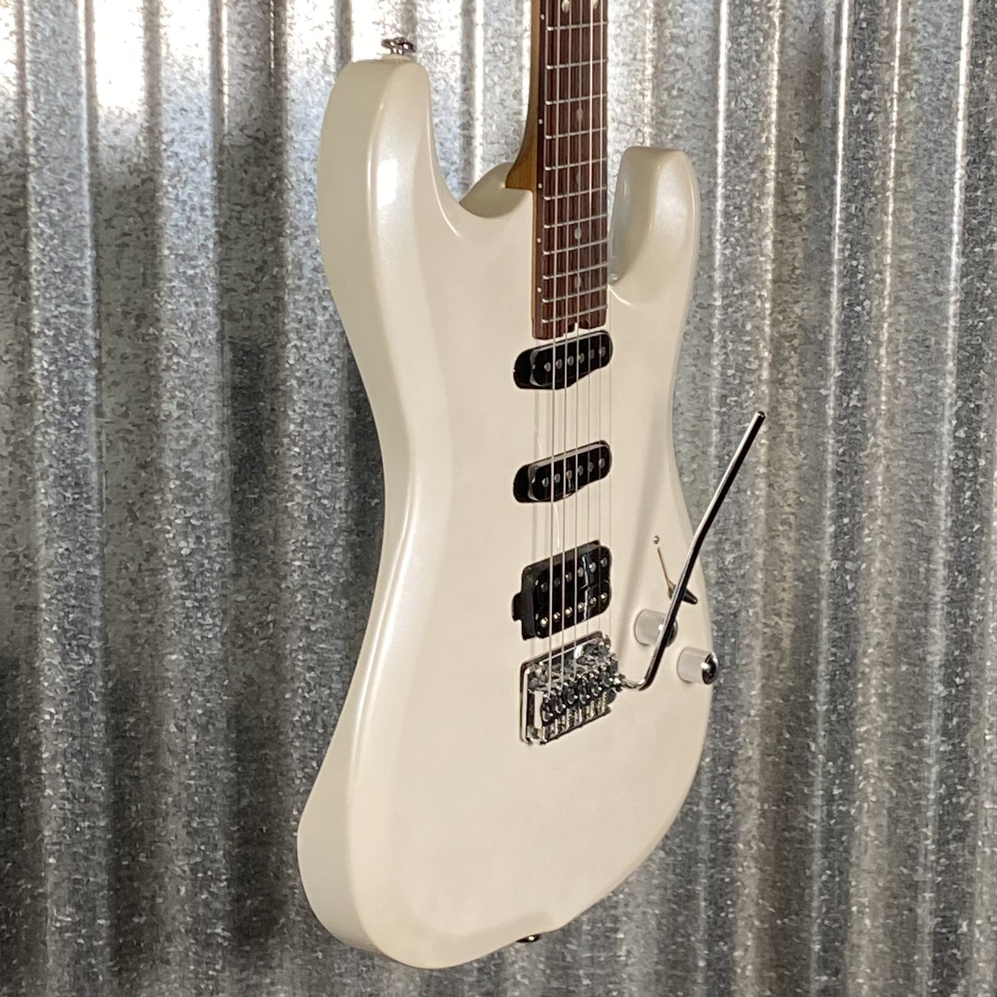 Musi Capricorn Fusion HSS Superstrat Pearl White Guitar #0155 Used